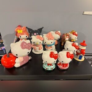 Hello Kitty Ceramic Salt & Pepper Shaker Collection – Displayed Only
